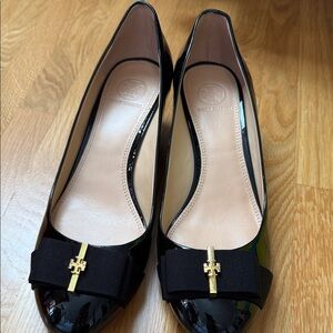 Tory Burch Black Patent Wedges with Grosgrain Bow & Gold Logo
